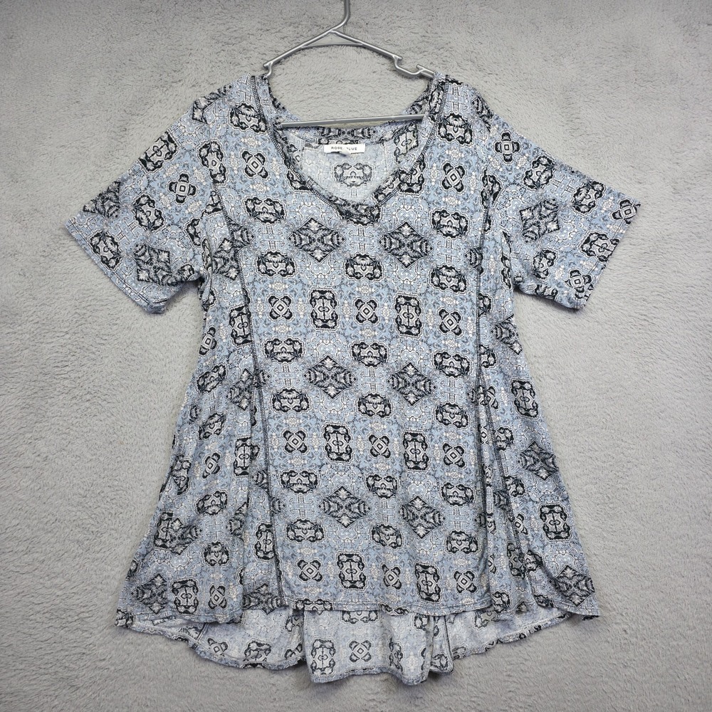 Rose and Olive‎ Top Womens Plus Size 2X Blue Geometric Knit Stretch Flowy Soft